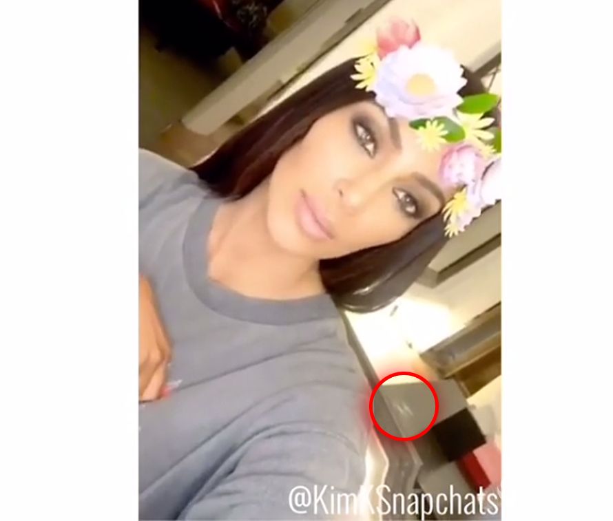 Kim Kardashian snap z kokainą w tle