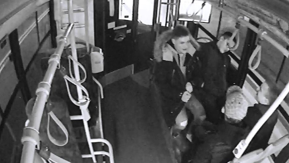 Mężczyźni poszukiwani przez policję