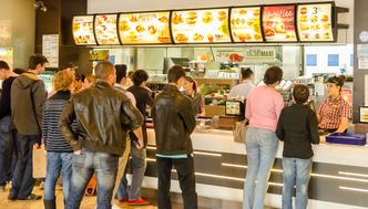 Polak je w domu. Do restauracji zaglądamy częściej tylko od Rumunów i Serbów