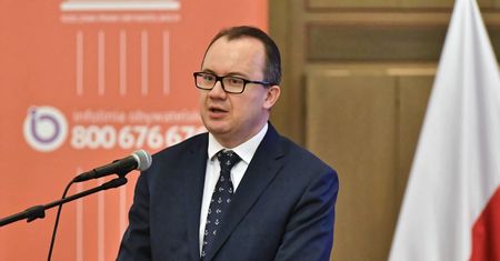 Rzecznik Praw Obywatelskich odpowiada żonie Zybertowicza. "Podzielam Pani niepokój"
