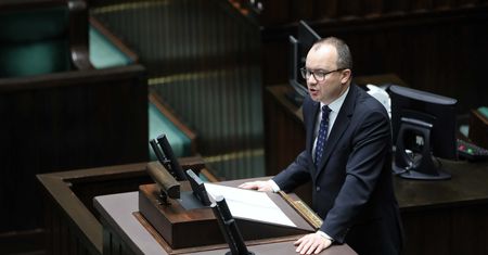 Sejm. Adam Bodnar ostro o ustawie PiS. "To prosta droga do polexitu"