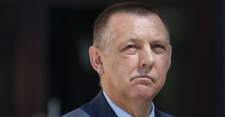 Marian Banaś i umowa dożywocia. Prezes NIK zyskał na znajomości z żołnierzem AK