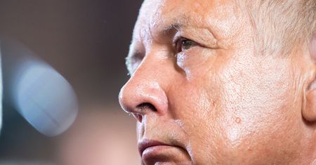Marian Banaś wciąż prezesem NIK, choć... nikt go nie widział. Nie ma kontaktu, nie było pożegnania