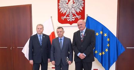 Marian Banaś "zasłużony dla KPN". Prezes NIK przyjął odznaczenie