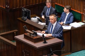 Superwizjer: "Marian Banaś powiązany z gangiem sutenerów". Kłopoty nowego szefa NIK i byłego ministra