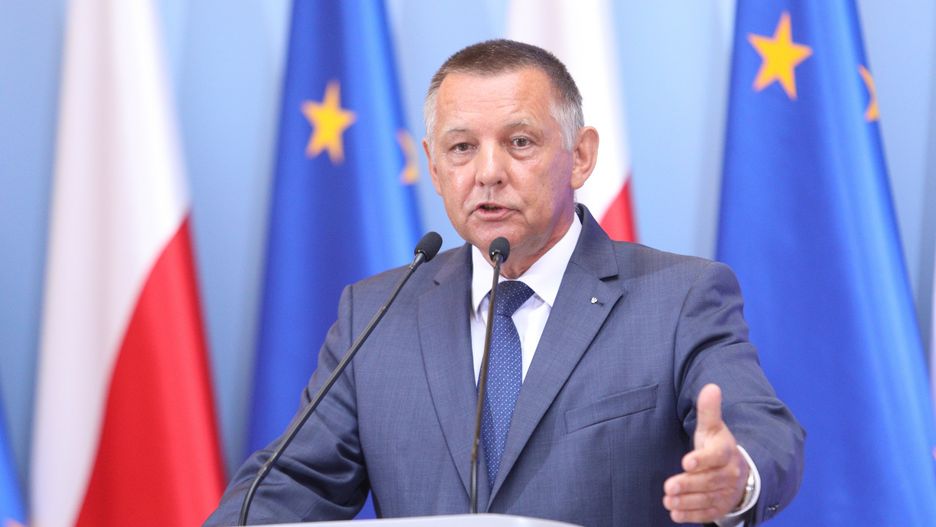 Marian Banaś zaskoczył PiS. W tle walka służb