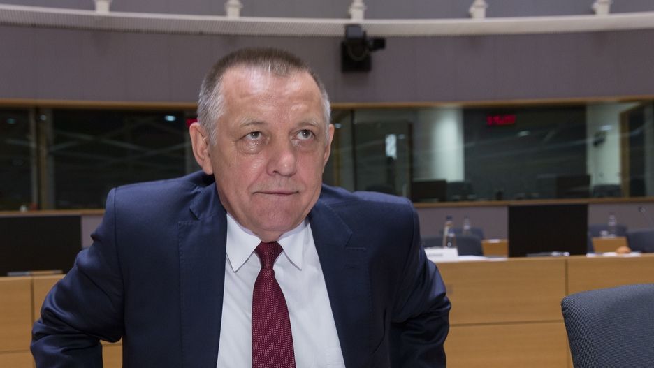 Marian Banaś po wybuchu afery zdecydował się pójść na bezpłatny urlop