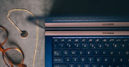 Asus Zenbook 13 (UX333FA): recenzja stylowego ultrabooka