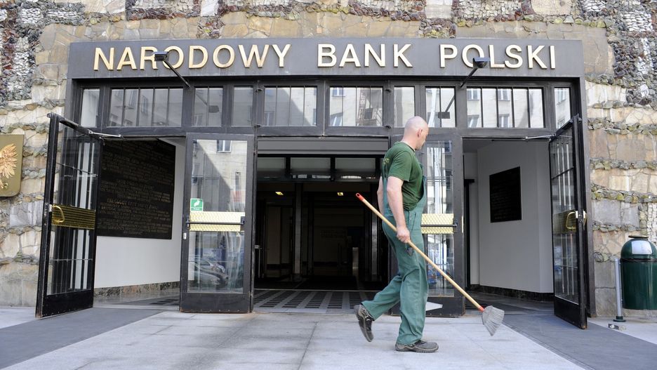 Powstała lista VIP-ów  SKOK Wołomin. Na niej pracownik NBP z milionowym długiem.