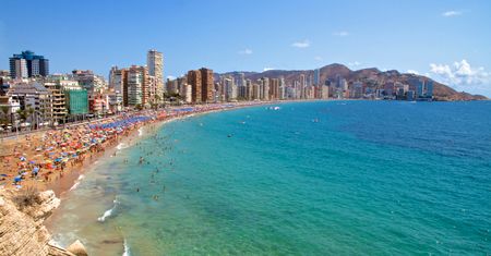 Hiszpania. Turyści wrócili z groźną chorobą z Alicante na Costa Blanca