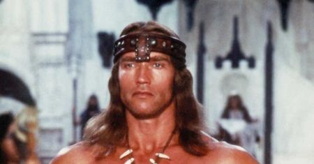 Arnold Schwarzenegger znów bliźniakiem, Terminatorem i Conanem