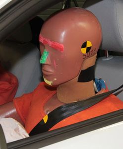 Kobiety są mniej bezpieczne w trakcie wypadku