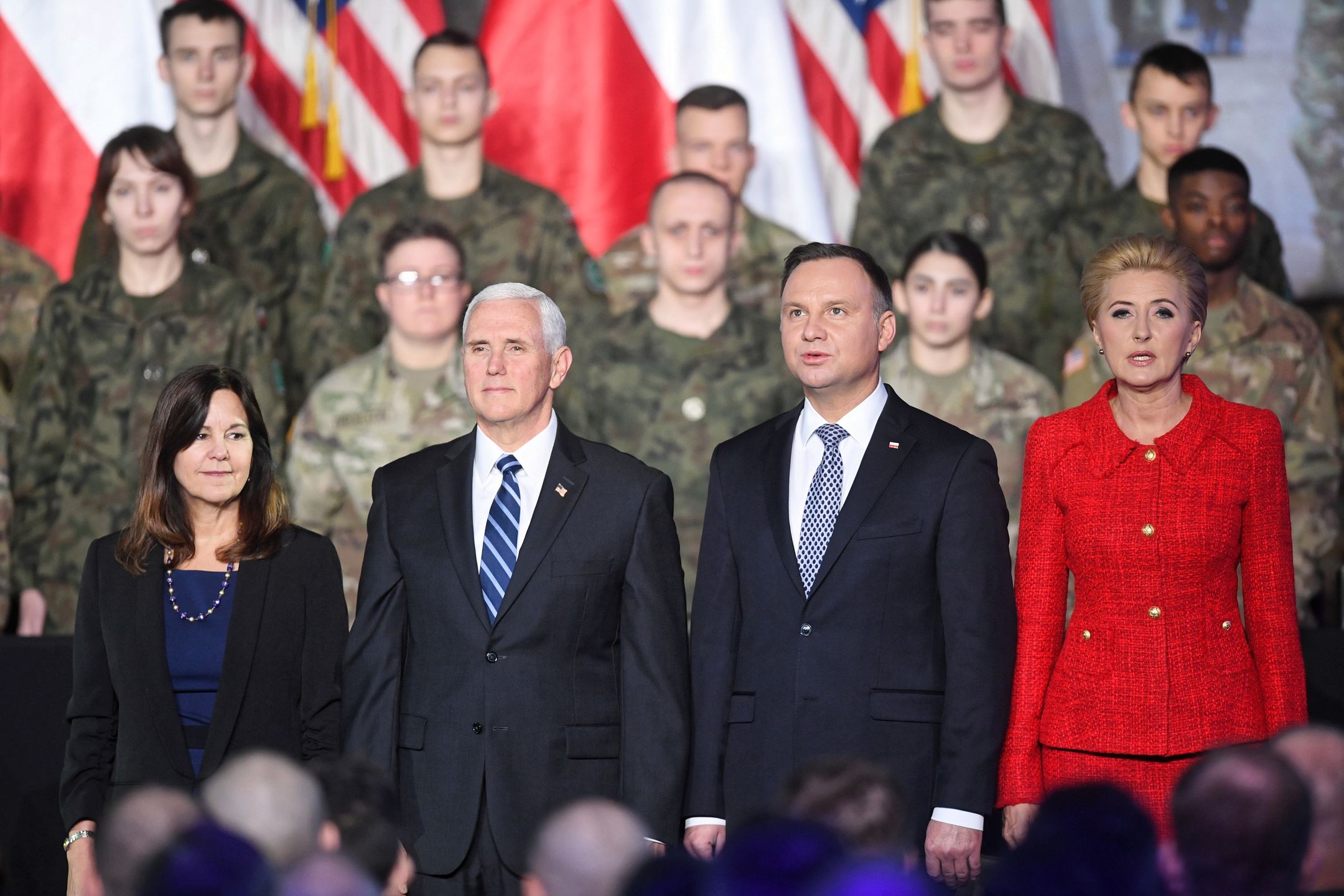 Mike Pence i Andrzej Duda z żonami w Warszawie