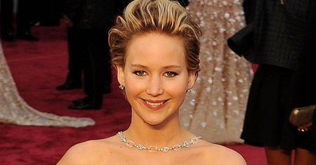 Jennifer Lawrence zrobiła sobie tatuaż z błędem [wideo]
