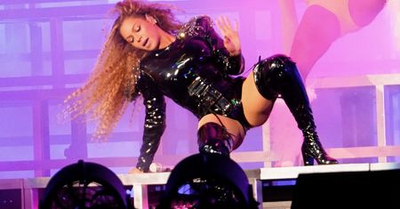 Beyoncé prawie spadła ze schodów. Ten błąd wiele by ją kosztował