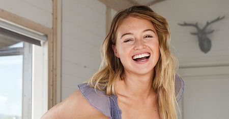 Iskra Lawrence w kampanii strojów na Islandii. Podgrzała atmosferę