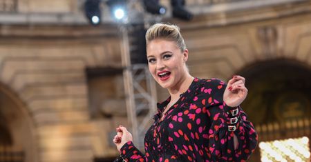 Iskra Lawrence pokazała ciążowy brzuszek