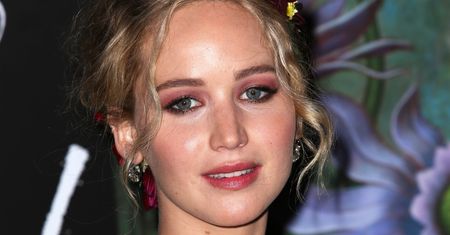 Jennifer Lawrence jak Kopciuszek. Spójrzcie na te plecy!