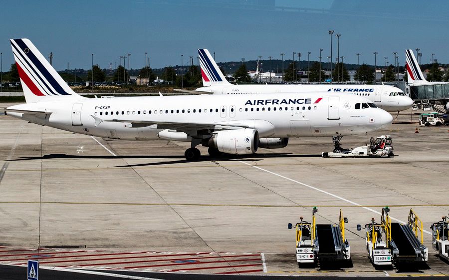 Francuzi opóźniają loty w całej Europie