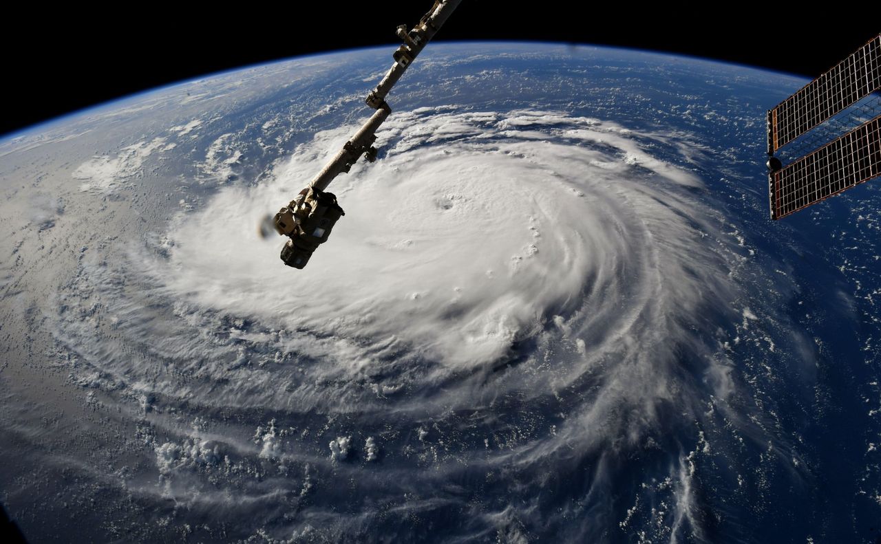 Gigantyczny huragan uchwycony na kamerze z kosmosu. Rozmiar przeraża