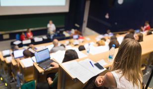 Nowe naklejki na legitymacjach studenckich. Nielegalny handel kwitnie