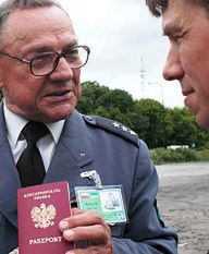 Autokar z kombatantami zawrócony przez Ukraińców