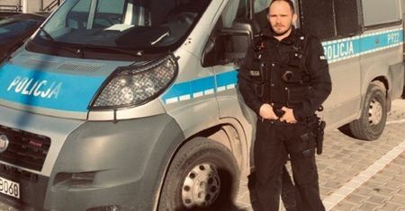 Bielsko-Biała. Z radiowozu dostrzegli dramat. Akcja na wiadukcie uratowała życie