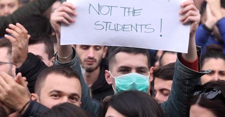 Masowe protesty w Albanii. Do studentów dołączają gimnazjaliści