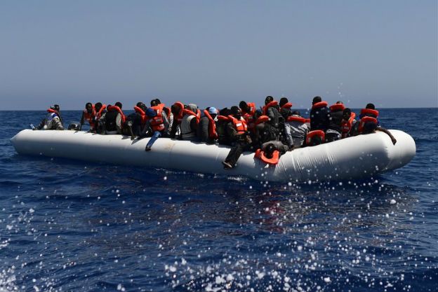 Włochy: ponad 2350 migrantów uratowano na Morzu Śródziemnym