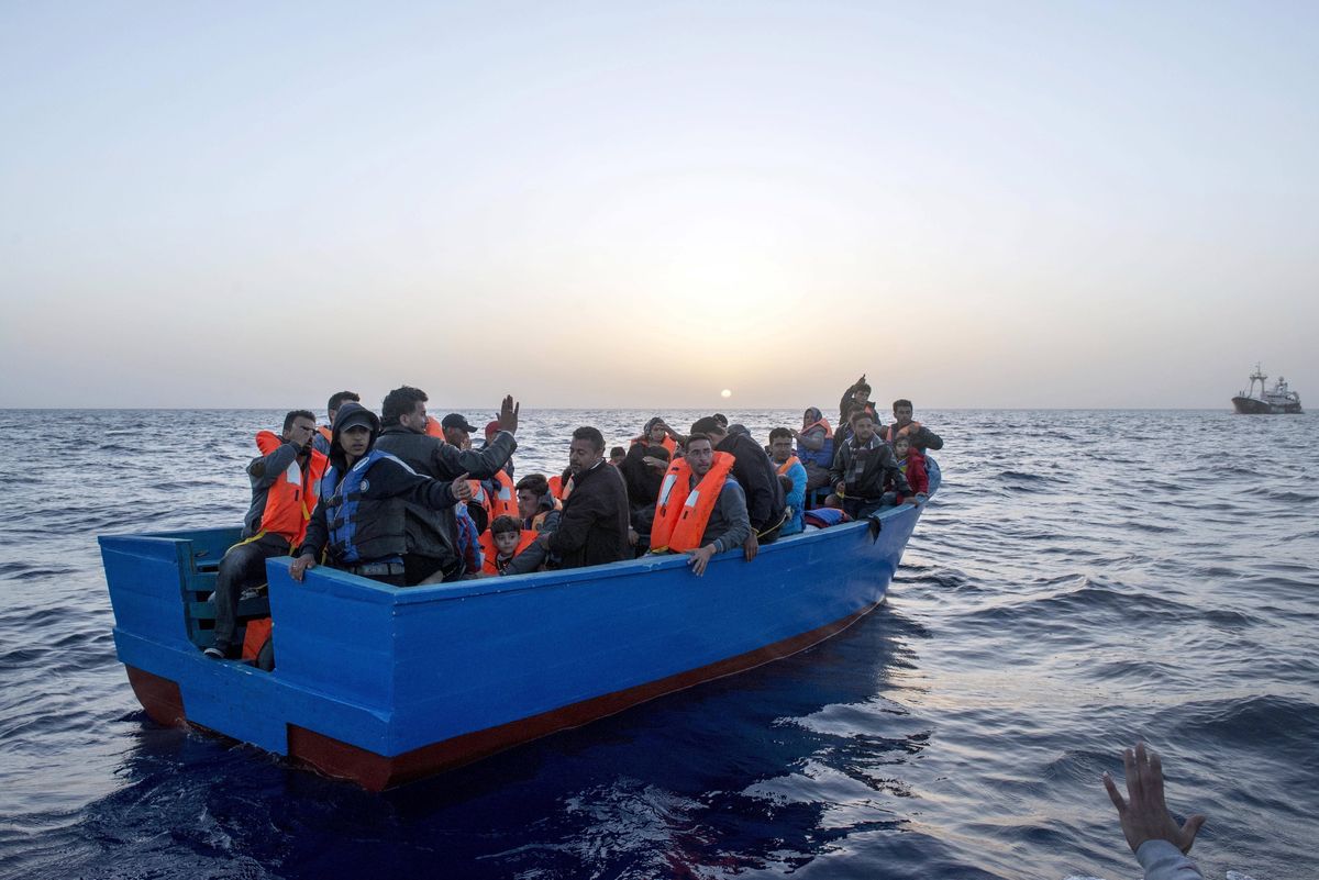 Włochy mają dość migrantów. "Europa nie może dłużej odpowiadać poklepywaniem po ramieniu"