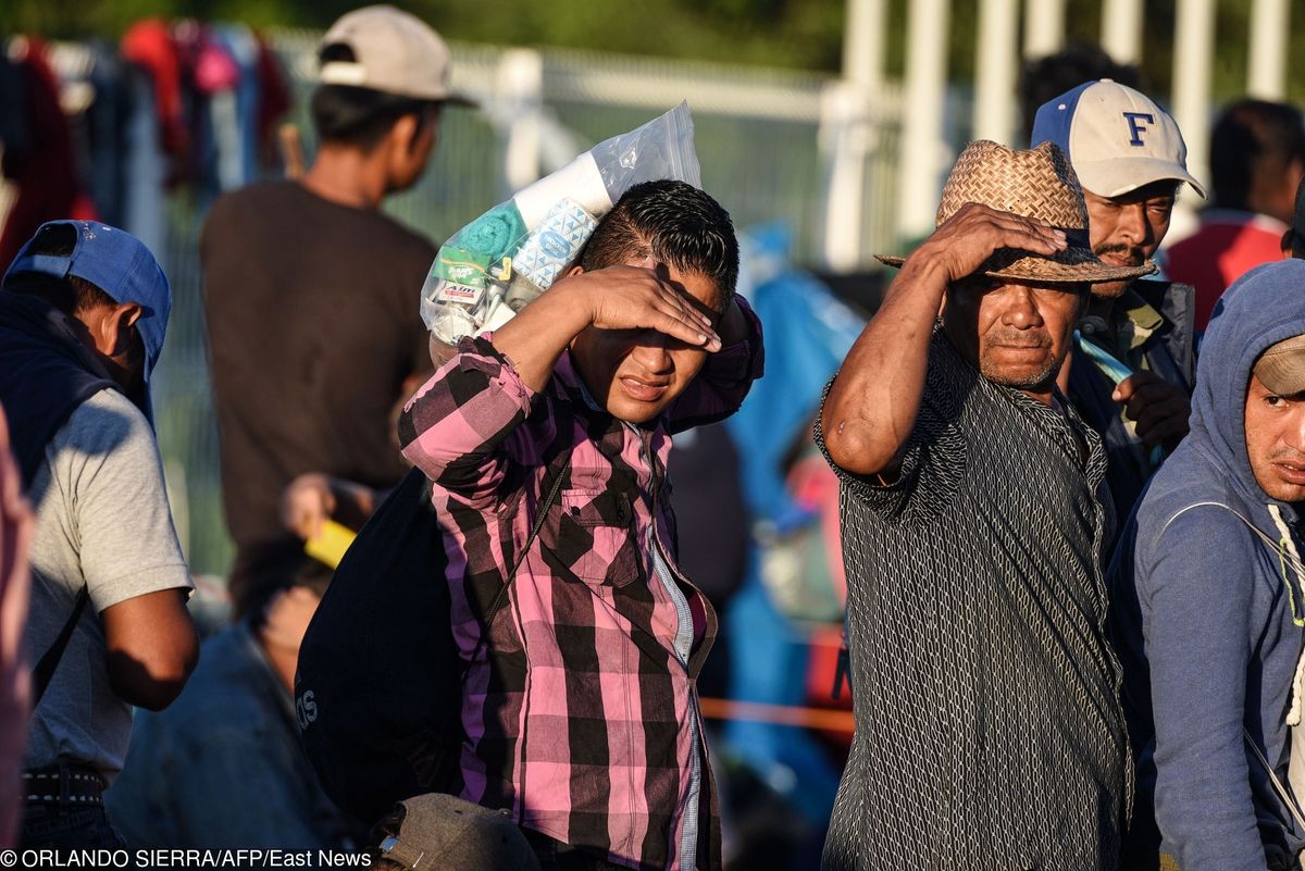 Karawana migrantów coraz bliżej USA. Trump zapowiada sankcje