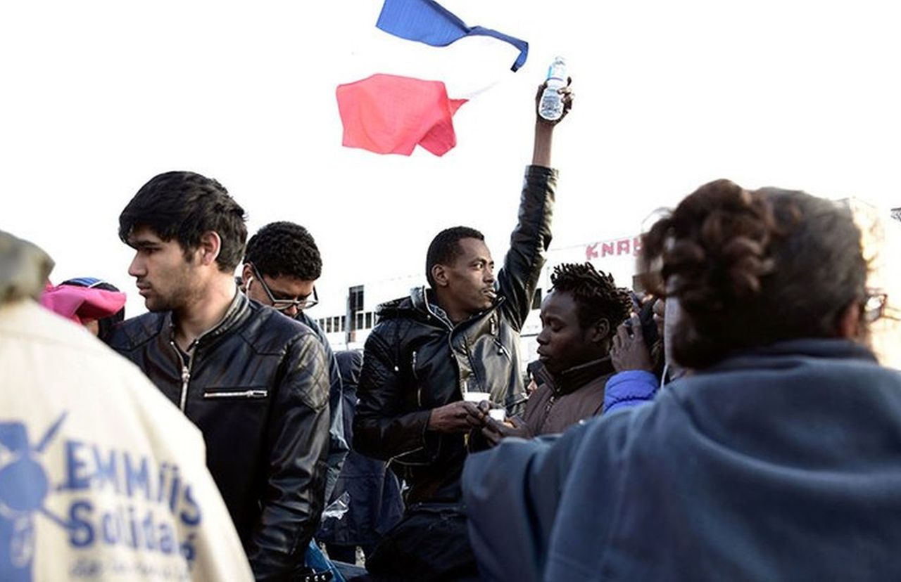 Policja "czyści" Paryż. Wyrzucono 1600 imigrantów