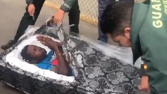 Hiszpania: Imigranci ukryli się w materacach. Zostali zatrzymani