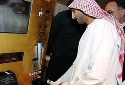 Co szejk kupuje w automacie?