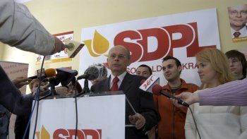 Marek Borowski odpowiada na pytania dziennikarzy