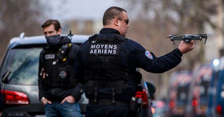 Francja. Atak nożownika, krzyczał "Allahu Akbar". Policja postrzeliła napastnika