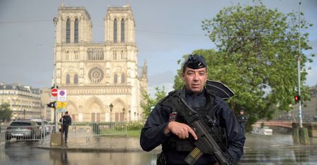 Francja przygotowuje się do zniesienia stanu wyjątkowego. Kontrowersyjne przepisy antyterrorystyczne pozostaną