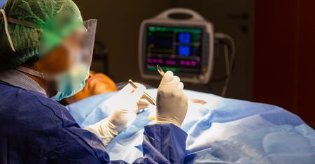 Francja. 250 dzieci wykorzystanych przez lekarza
