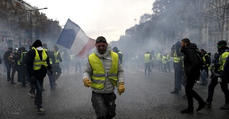 Francja. Macron spotka się ze związkowcami i pracodawcami