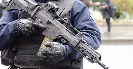 Francja: samochód wjechał w grupę studentów. 3 osoby są ranne