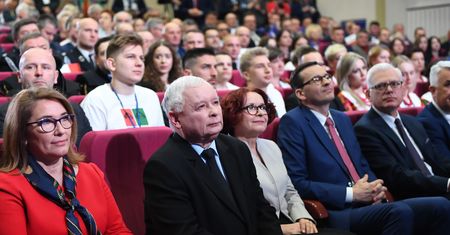 "Straszenie euro" zdominowało wystąpienie Jarosława Kaczyńskiego. Fala komentarzy