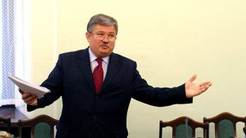 Mariusz Łapiński podczas konferencji