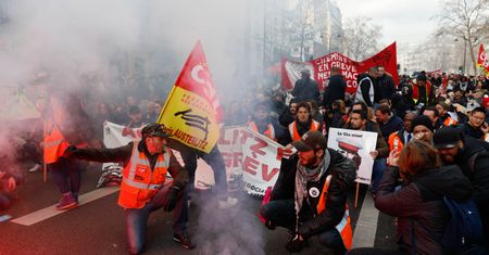 Francja. Strajki trwają mimo świąt Bożego Narodzenia