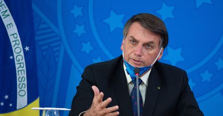 Facebook i Twitter usunęły wpisy prezydenta Brazylii. Uznały je za szkodliwe fake newsy