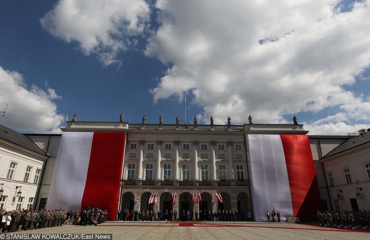 Pomysłodawca Dnia Flagi: "prezydent RP jako jedyny w Europie nie ma swego symbolu"