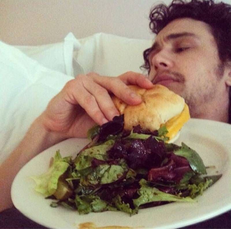 James Franco je w łóżku. Fot. Instagram