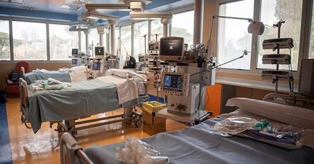 Koronawirus. Rodziny nie mogą osobiście pożegnać umierających bliskich