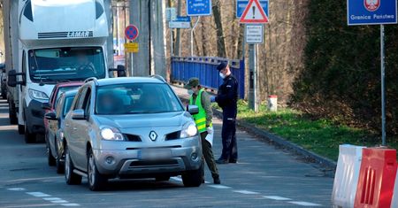 Koronawirus: Unia Europejska tymczasowo zamyka granice