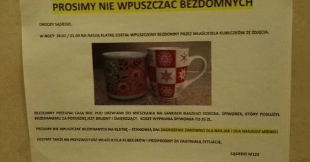 Wpuścił bezdomnego na klatkę schodową. Sąsiedzi wieszają na nim psy