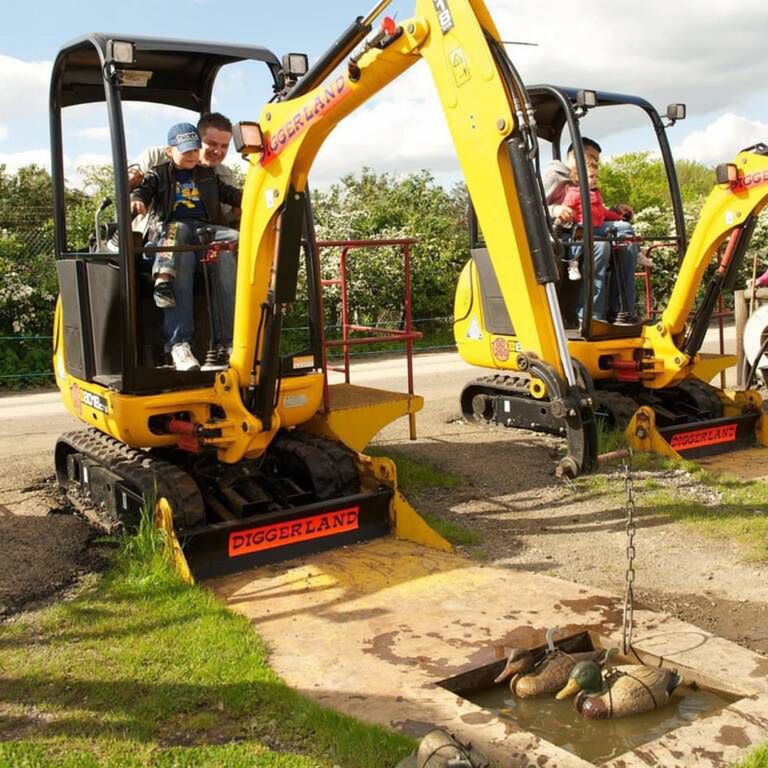 © diggerland.uk/Instagram